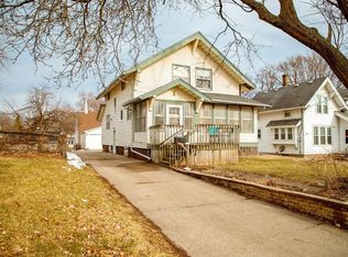 2215 E 9th St, Des Moines, IA 50316