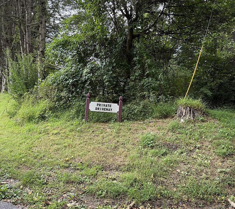 1st image of 826 Chambers Rock Rd