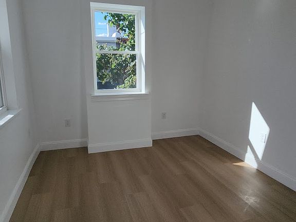 4th image of 3124 Livingston St