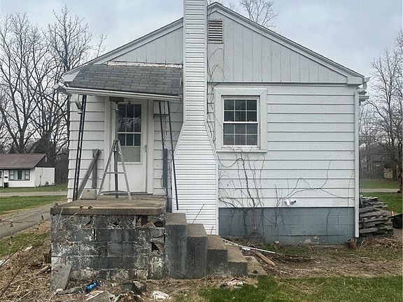 3rd image of 3079 McClelland Ave
