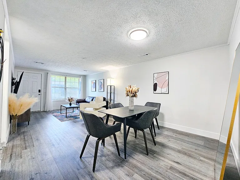 Pine Grove Apartments — Photo 50