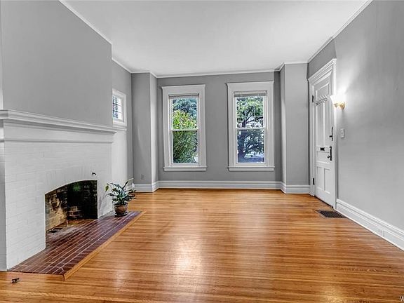 2nd image of 818 Auburn Ave