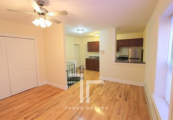 4th image of 818 W Cornelia Ave