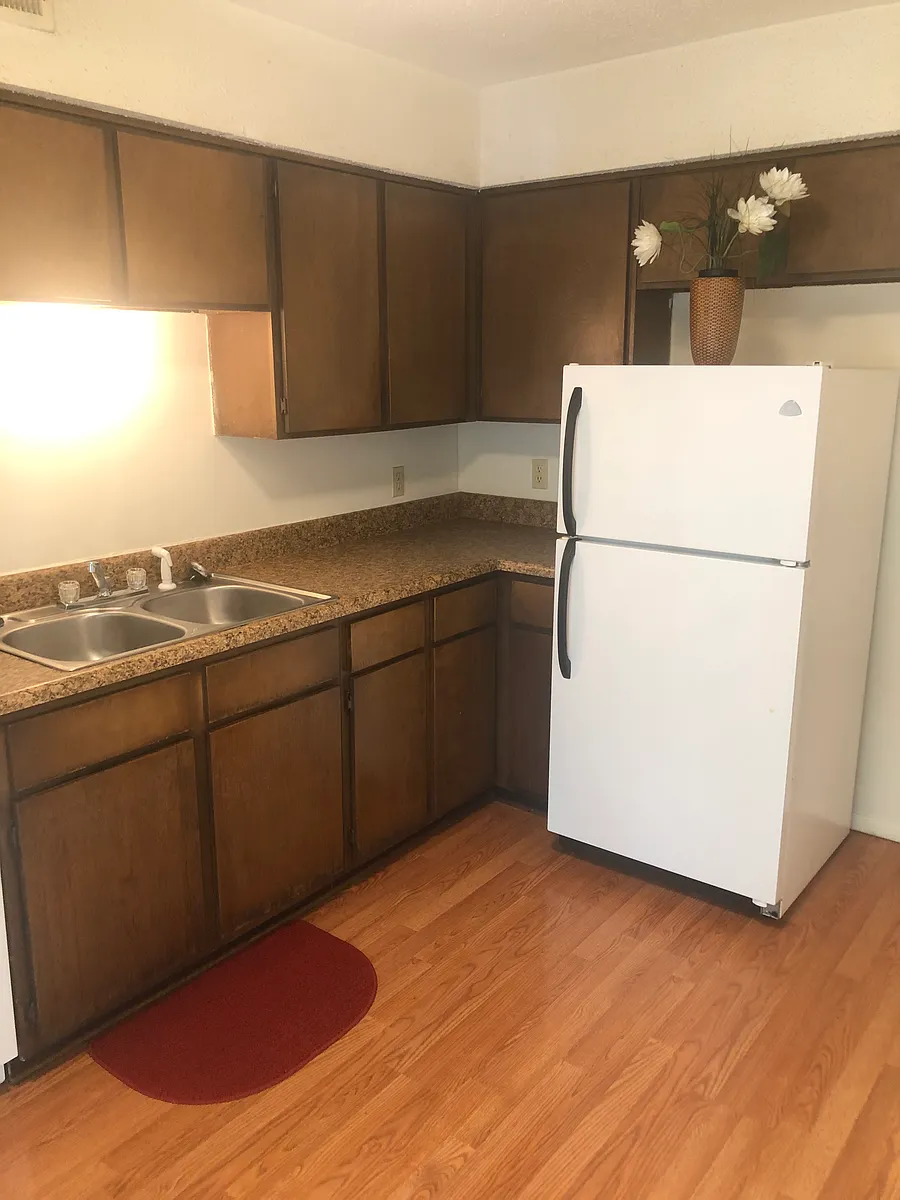 Building Photo - 617 S Campbell Ave #16