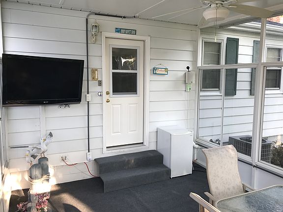 3rd image of 504 N Finch St