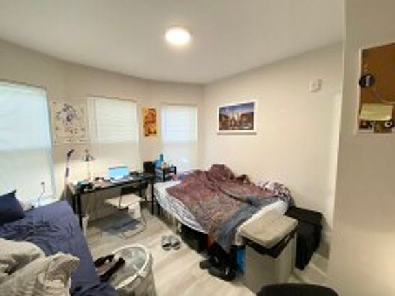 5th image of 113 Hillside St #1A