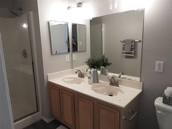 5th image of 2617 Clear Brook Dr