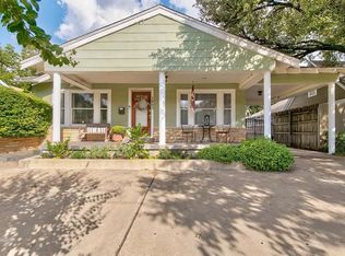 1805 Clover Ln, Fort Worth, TX 76107