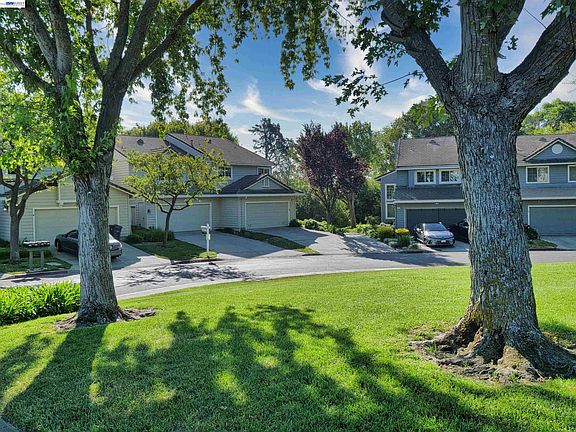 2nd image of 7445 Rolling Hills Cir