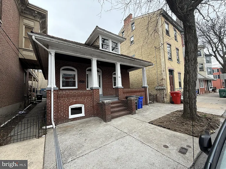 55 King St — Photo 1
