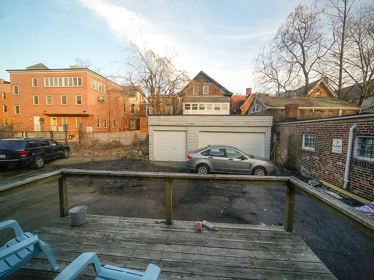 107 Howe St — Photo 10