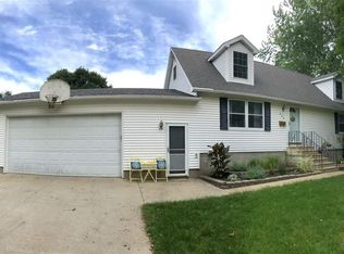 608 Youngerberg Ln, Janesville, MN 56048