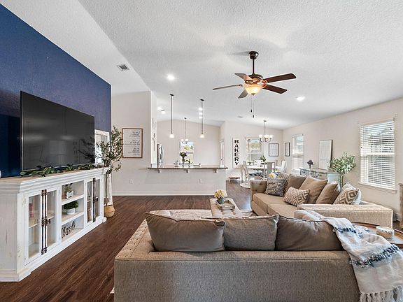 4th image of 6083 Redberry Dr