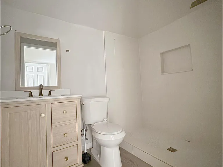 220 N Beaumont Ave #2 — Photo 17
