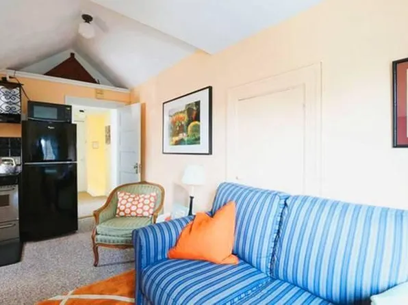 430 Angell St #3, Providence, RI 02906