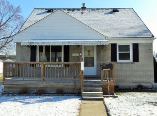 25604 Arlington St, Roseville, MI 48066