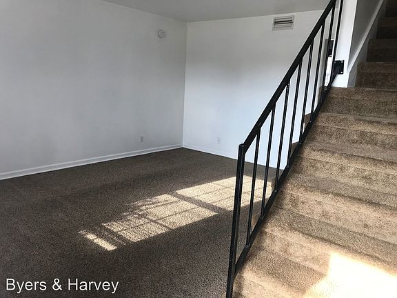 3rd image of 362 Peabody Dr APT 1