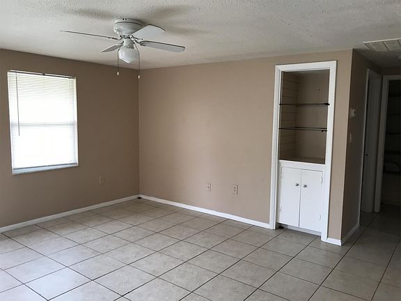 4th image of 209 W Ann St