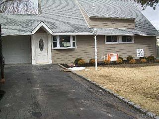5th image of 131 Red Maple Dr N