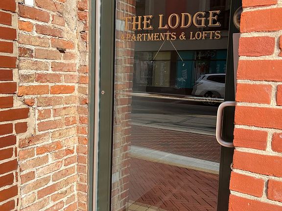 2nd image of 122 S Walnut St APT 201