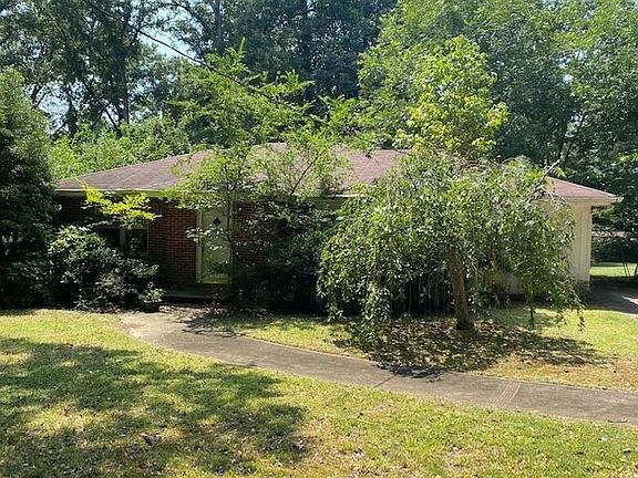 2nd image of 980 Pecan St