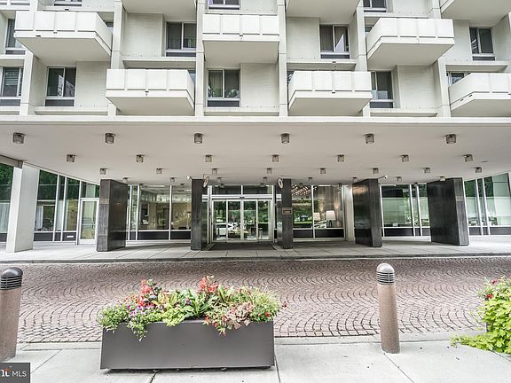 2nd image of 604 S Washington Sq #36-2315