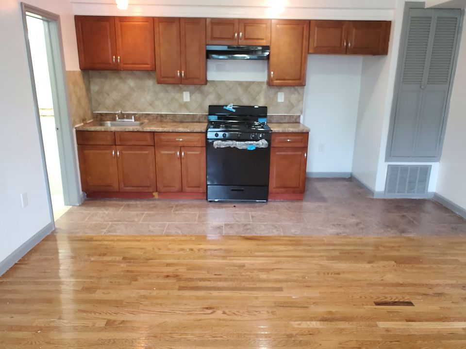 1st image of 110 Williams Ave #17E