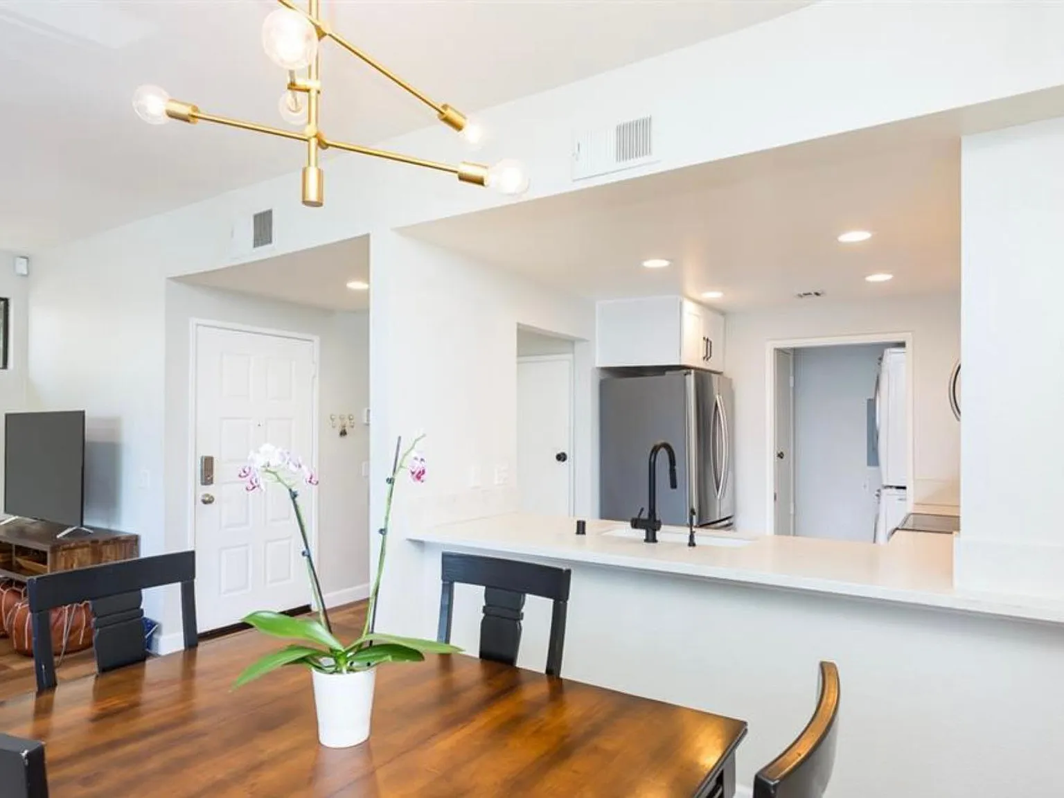 2216 River Run Dr — Photo 2