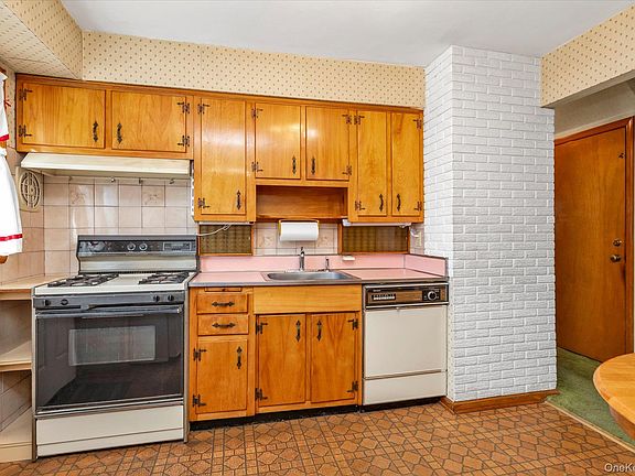 4th image of 139 Soper Street