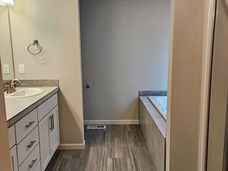 3915 Lindburg Rd SE — Photo 11