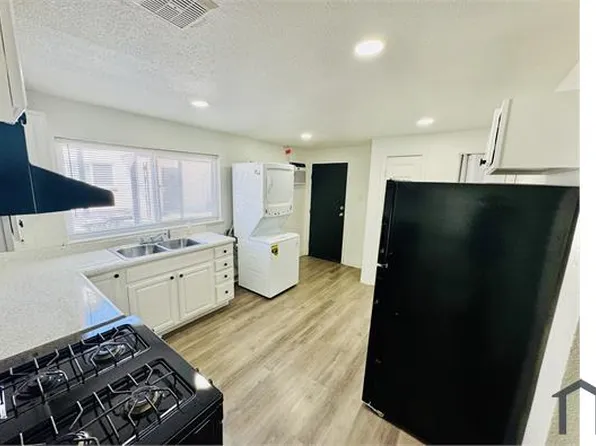 2010 Florence St, Aurora, CO 80010