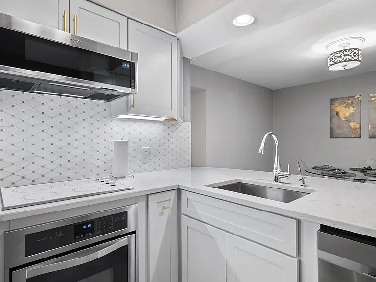 55 Ashley Ave #6 — Photo 9