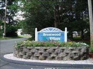 138 Brentwood Dr, Wallingford, CT 06492