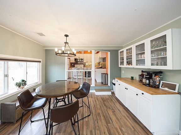 3rd image of 321 Winthrop St