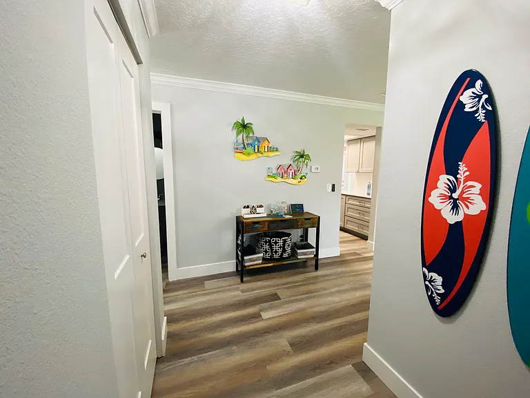 4439 Saxon Dr — Photo 4