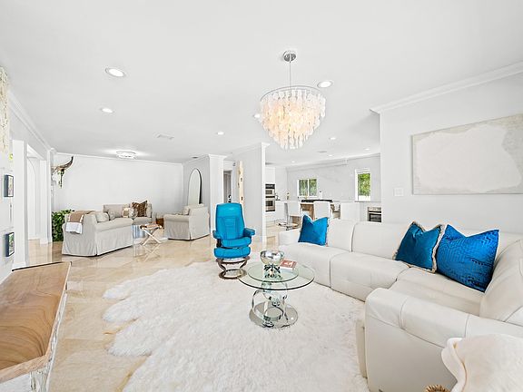 4th image of 2411 Desota Drive