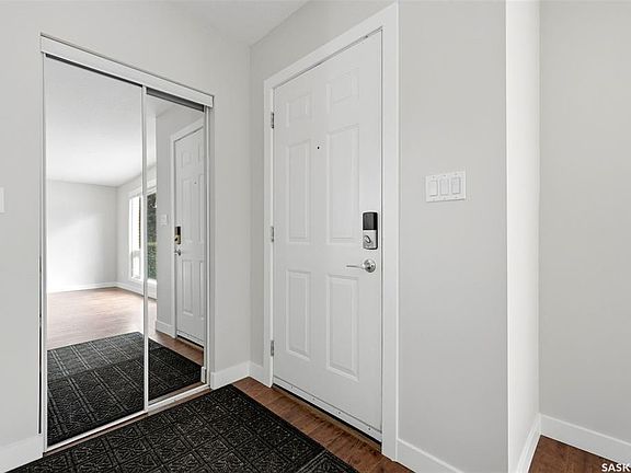 3rd image of 4008 Regina AVENUE
