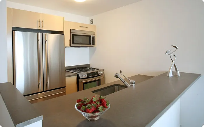 301 W 53rd St APT 3F photo 1
