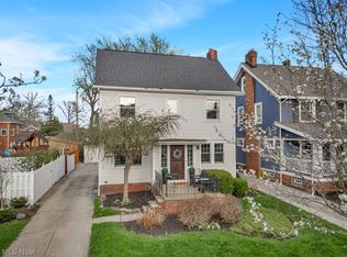 1055 Cliffdale Ave, Lakewood, OH 44107