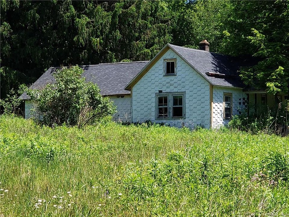 2nd image of 174 Mineral Springs Rd