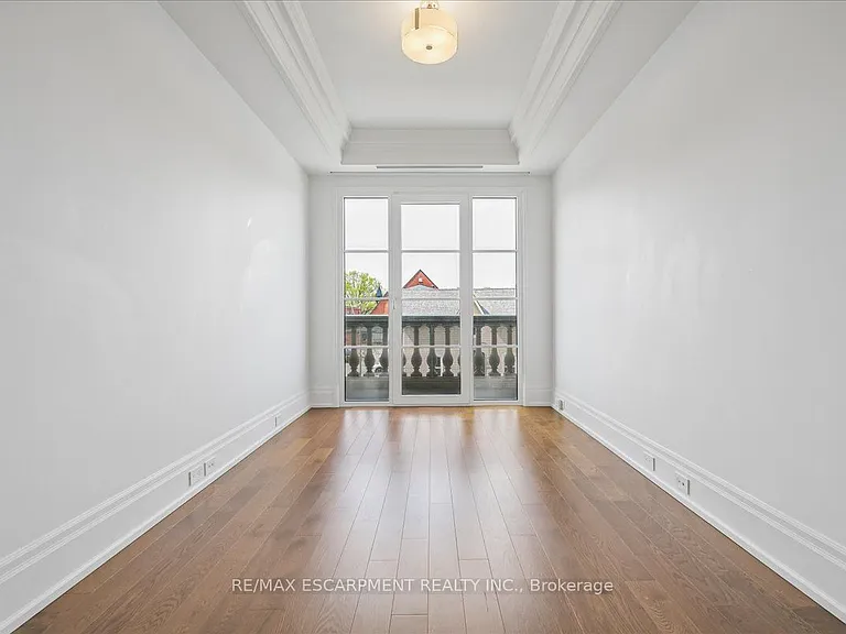 300 Randall St S #211 — Photo 19