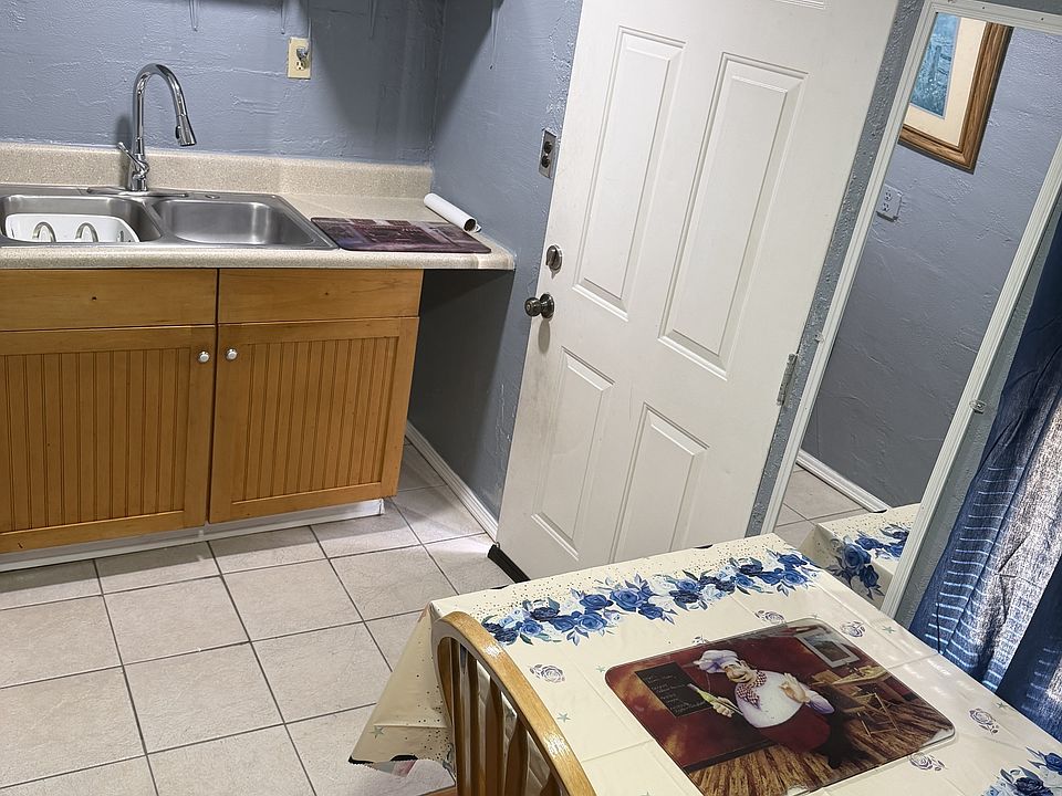 1st image of 486 Floral Dr