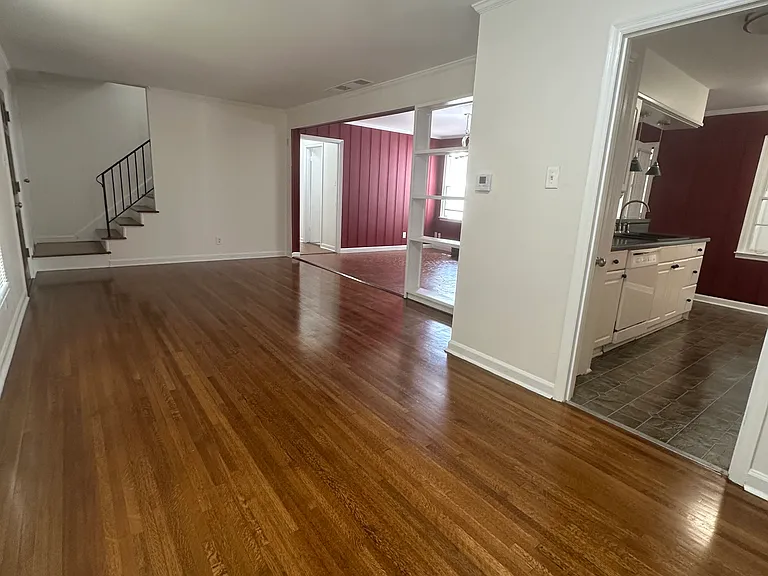 1589 Wheaton St — Photo 2