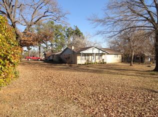2402 Tanglewood Ln, Hugo, OK 74743