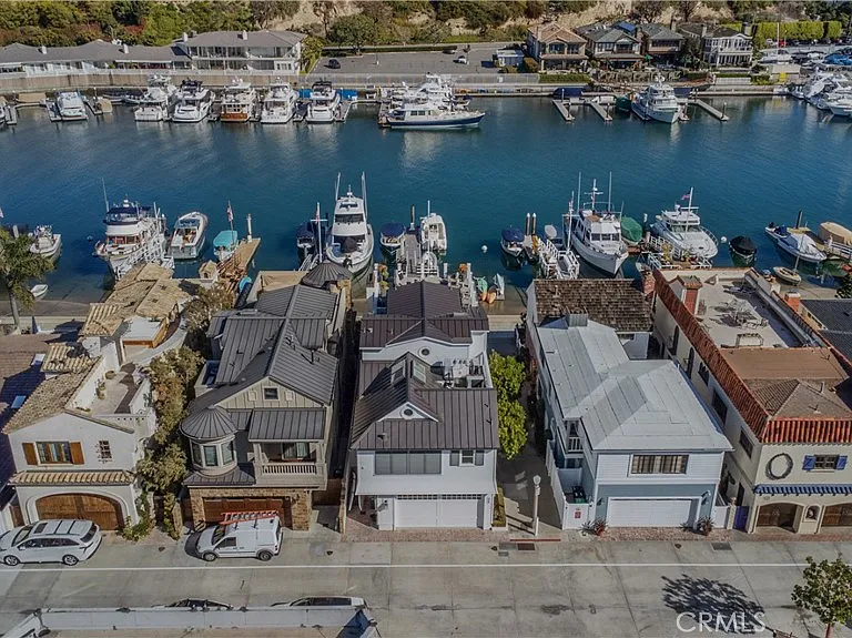 317 E Bay Front — Photo 49