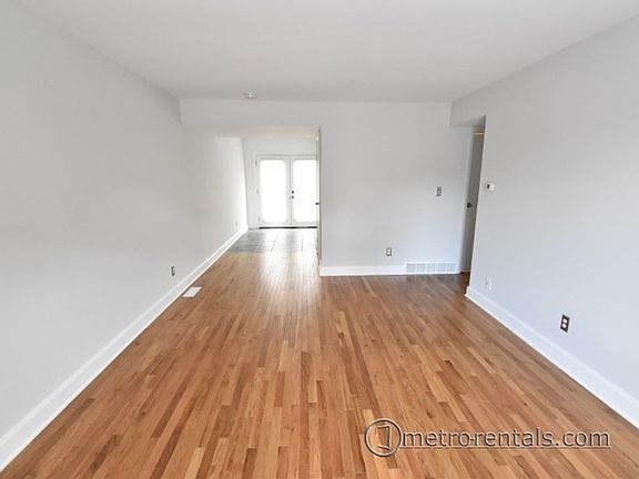 5th image of 4868-4869 E Moreland Dr #4871
