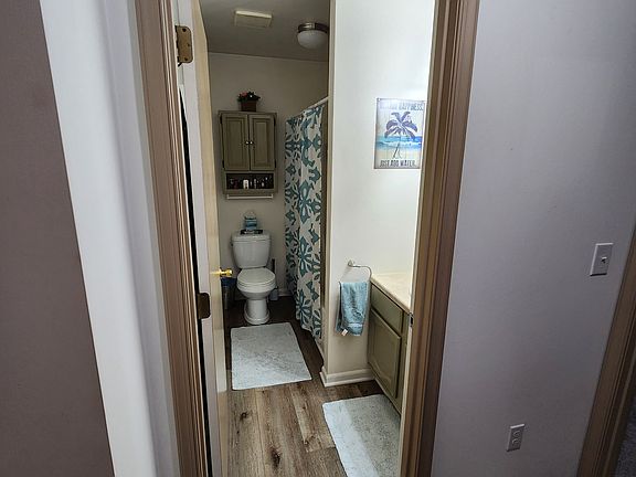 2nd image of 6 Albert Ln APT E
