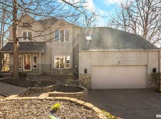 215 Magnolia Ave, Morton, IL 61550
