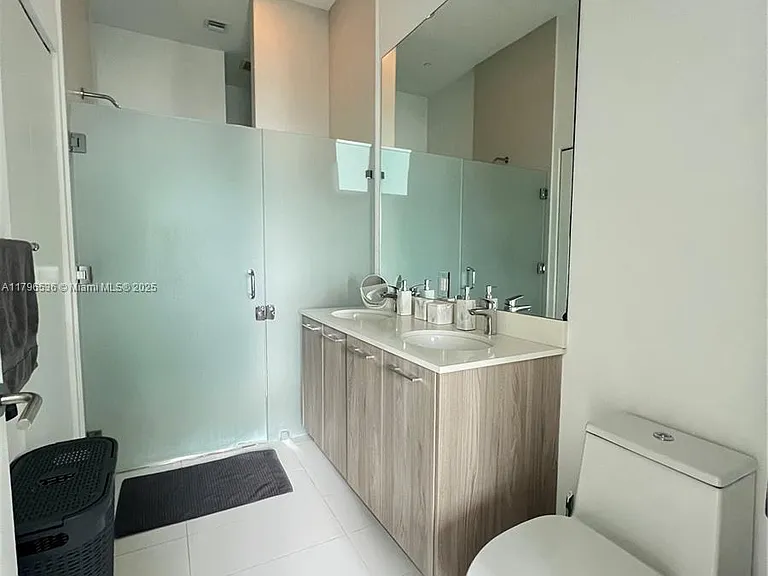501 NE 31st St #402 — Photo 11