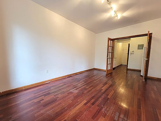 3rd image of 447 W 43rd St #3Z
